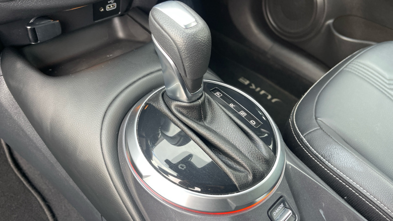 Nissan Juke 1.0 DiG-T 114 Tekna 5dr DCT Petrol Hatchback